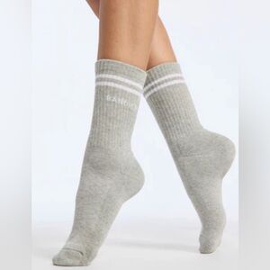 NWT Bandier logo stripe crew sock grey white